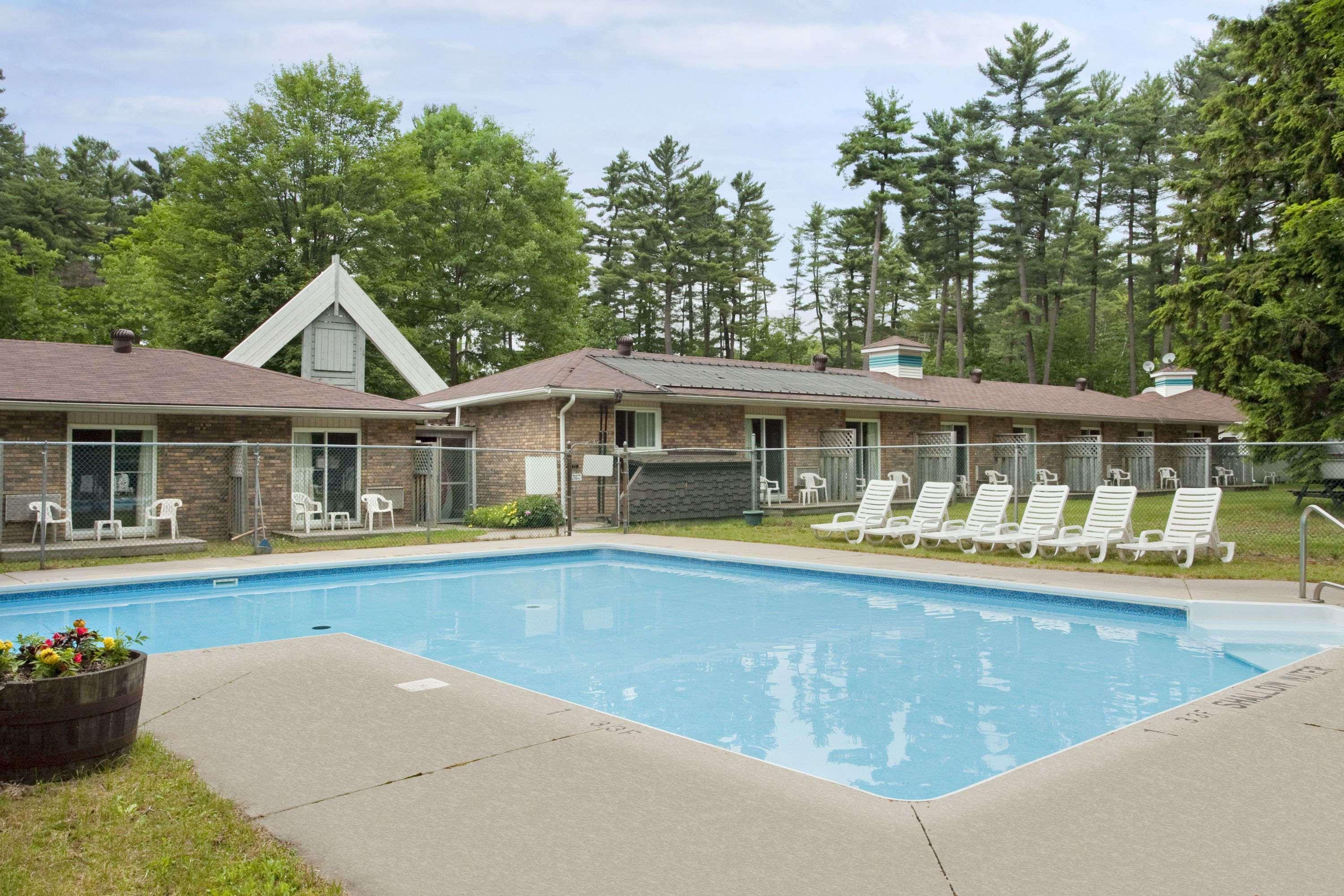 Travelodge By Wyndham Bracebridge Ngoại thất bức ảnh